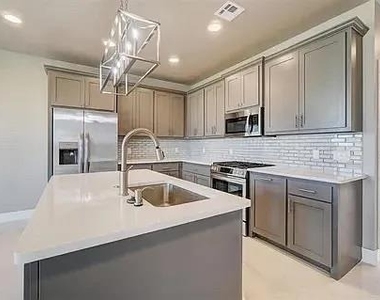 620 Abadan Drive - Photo Thumbnail 11