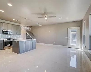 620 Abadan Drive - Photo Thumbnail 8