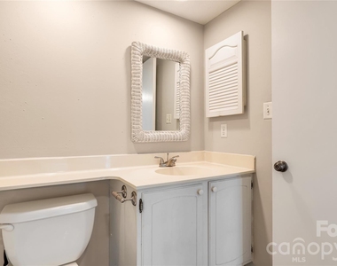 6927 Stonington Lane - Photo Thumbnail 20