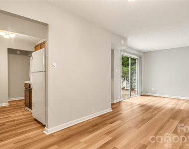 6927 Stonington Lane - Photo Thumbnail 5