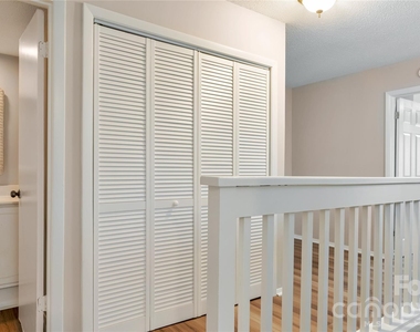 6927 Stonington Lane - Photo Thumbnail 13