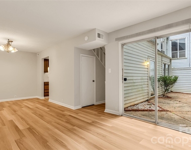 6927 Stonington Lane - Photo Thumbnail 6