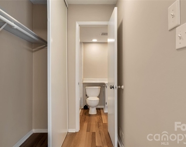 6927 Stonington Lane - Photo Thumbnail 19