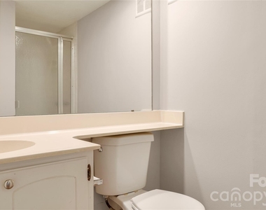 6927 Stonington Lane - Photo Thumbnail 11