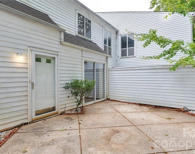 6927 Stonington Lane - Photo Thumbnail 21