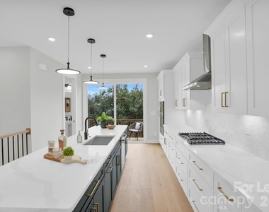 142 Mattoon Street - Photo Thumbnail 15