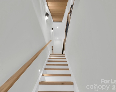 142 Mattoon Street - Photo Thumbnail 3