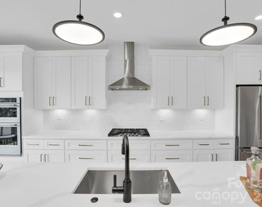 142 Mattoon Street - Photo Thumbnail 14