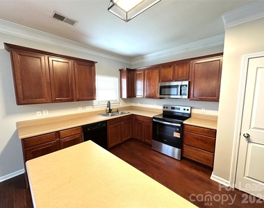 8227 Belmont Stables Drive - Photo Thumbnail 12