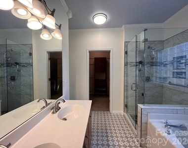 17508 Westmill Lane - Photo Thumbnail 6