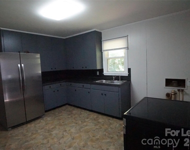130 31st Avenue Nw - Photo Thumbnail 4