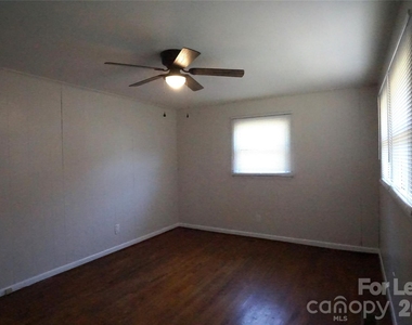 130 31st Avenue Nw - Photo Thumbnail 1
