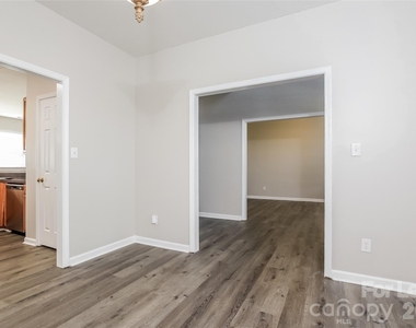 10202 Hawkeye Drive - Photo Thumbnail 5
