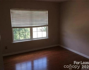 9204 Bellegarde Drive - Photo Thumbnail 15