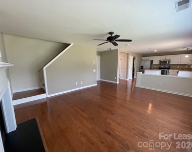 9204 Bellegarde Drive - Photo Thumbnail 8