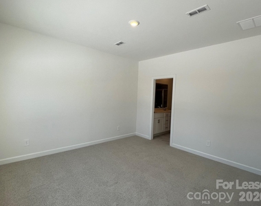 1548 31st Street Ne - Photo Thumbnail 10