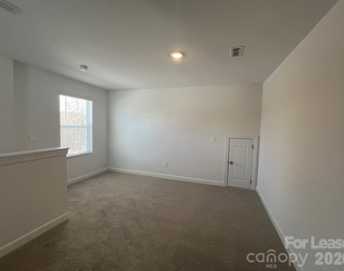 1548 31st Street Ne - Photo Thumbnail 7