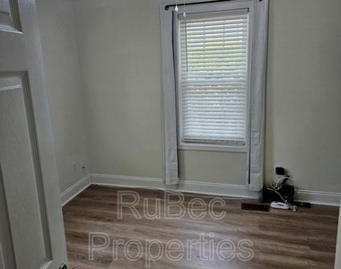 1813 Brewton Drive - Photo Thumbnail 7