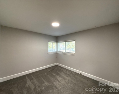 932 Hickory Nut Street - Photo Thumbnail 15