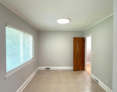 932 Hickory Nut Street - Photo Thumbnail 11