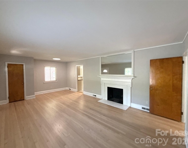 932 Hickory Nut Street - Photo Thumbnail 3