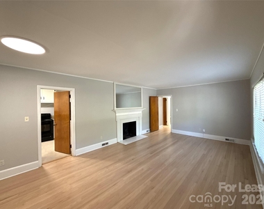 932 Hickory Nut Street - Photo Thumbnail 2