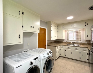 932 Hickory Nut Street - Photo Thumbnail 9