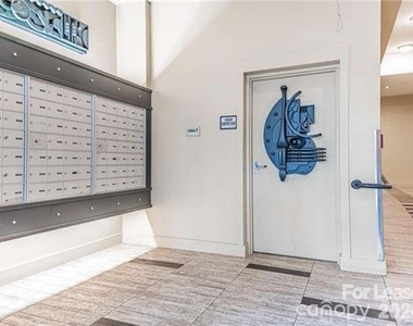 2125 Southend Drive - Photo Thumbnail 2