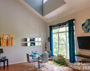 2125 Southend Drive - Photo Thumbnail 11