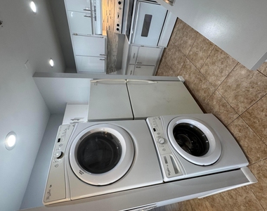 1100 Boxwood Drive - Photo Thumbnail 32