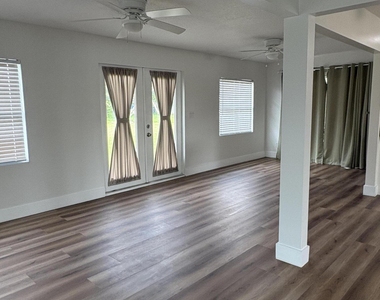 285 Ne Floresta Drive - Photo Thumbnail 9