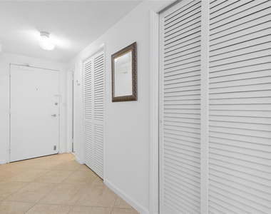 3800 Galt Ocean Drive - Photo Thumbnail 18