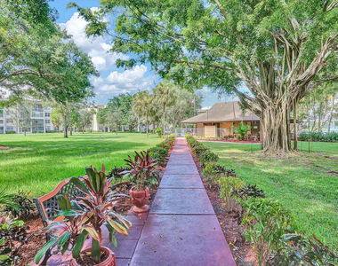 9460 Poinciana Place - Photo Thumbnail 20