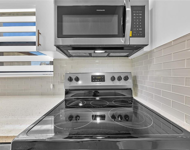 5122 Ne 19th Avenue - Photo Thumbnail 6