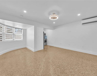5122 Ne 19th Avenue - Photo Thumbnail 3