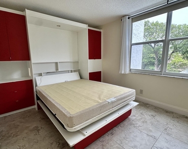 1800 N Andrews Avenue - Photo Thumbnail 12