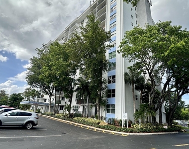 1800 N Andrews Avenue - Photo Thumbnail 21