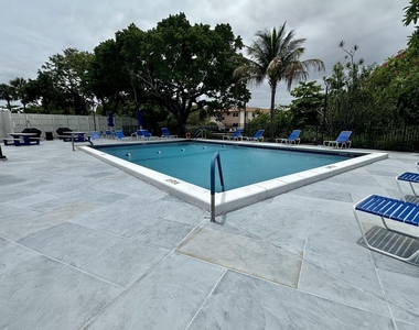1800 N Andrews Avenue - Photo Thumbnail 17