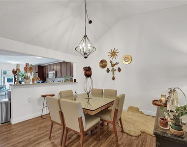 7533 Glendevon Lane - Photo Thumbnail 24