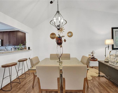 7533 Glendevon Lane - Photo Thumbnail 23