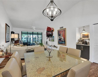 7533 Glendevon Lane - Photo Thumbnail 9