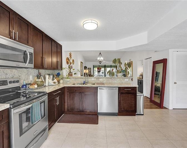 7533 Glendevon Lane - Photo Thumbnail 7