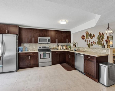 7533 Glendevon Lane - Photo Thumbnail 4