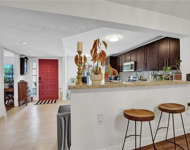 7533 Glendevon Lane - Photo Thumbnail 12
