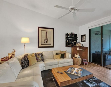 7533 Glendevon Lane - Photo Thumbnail 14