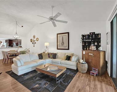 7533 Glendevon Lane - Photo Thumbnail 15