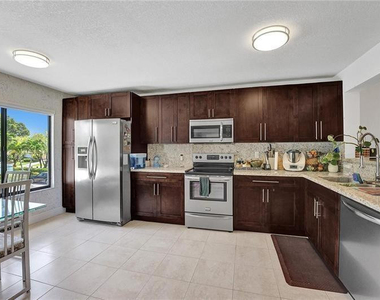 7533 Glendevon Lane - Photo Thumbnail 2