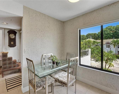 7533 Glendevon Lane - Photo Thumbnail 6