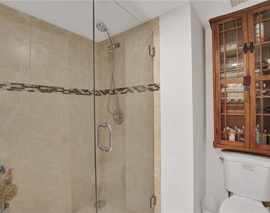 7533 Glendevon Lane - Photo Thumbnail 32