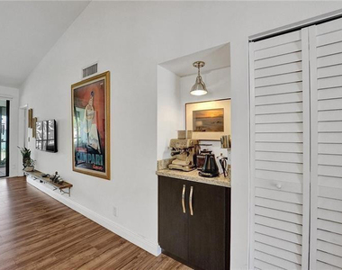 7533 Glendevon Lane - Photo Thumbnail 10